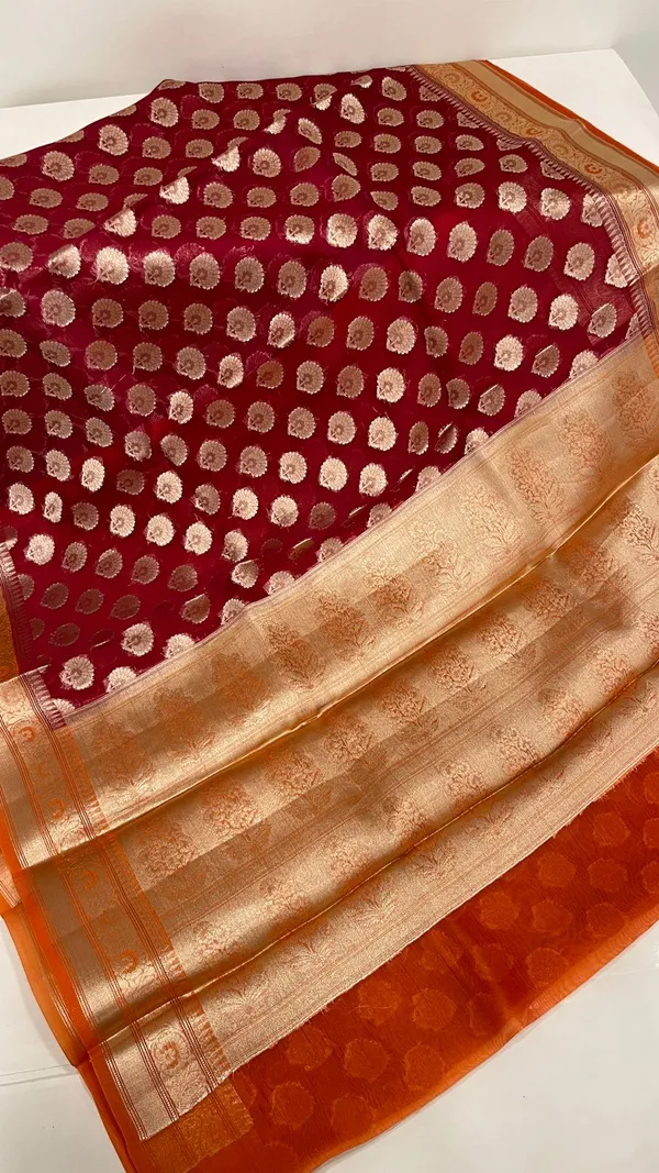 Humairah_Pure_Handloom_Maroon_Organza_Floral_Zari_Booti_with_Contrast_Mustard_Big_Floral_Boota_Pallu_Zari_Border_and_Mustard_Blouse