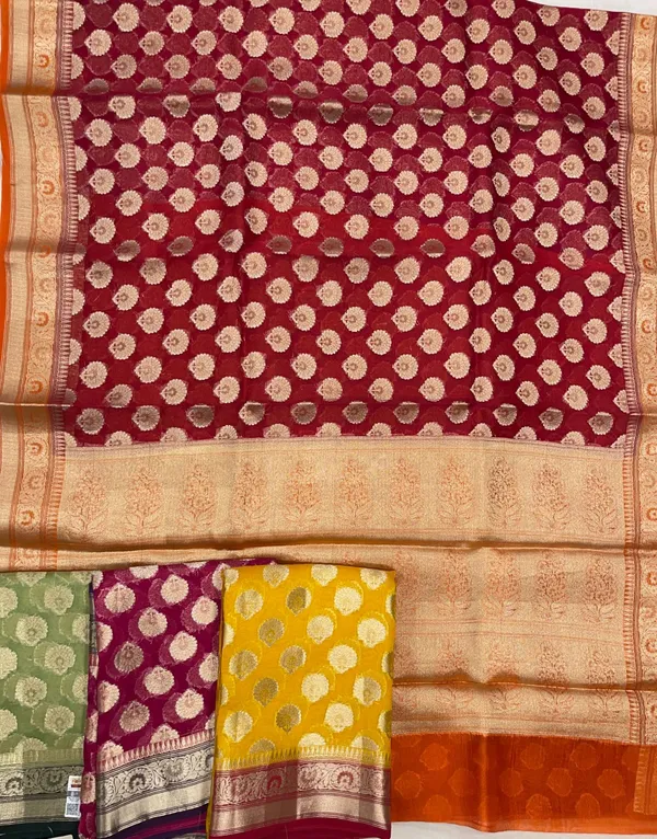 Humairah_Pure_Handloom_Maroon_Organza_Floral_Zari_Booti_with_Contrast_Mustard_Big_Floral_Boota_Pallu_Zari_Border_and_Mustard_Blouse