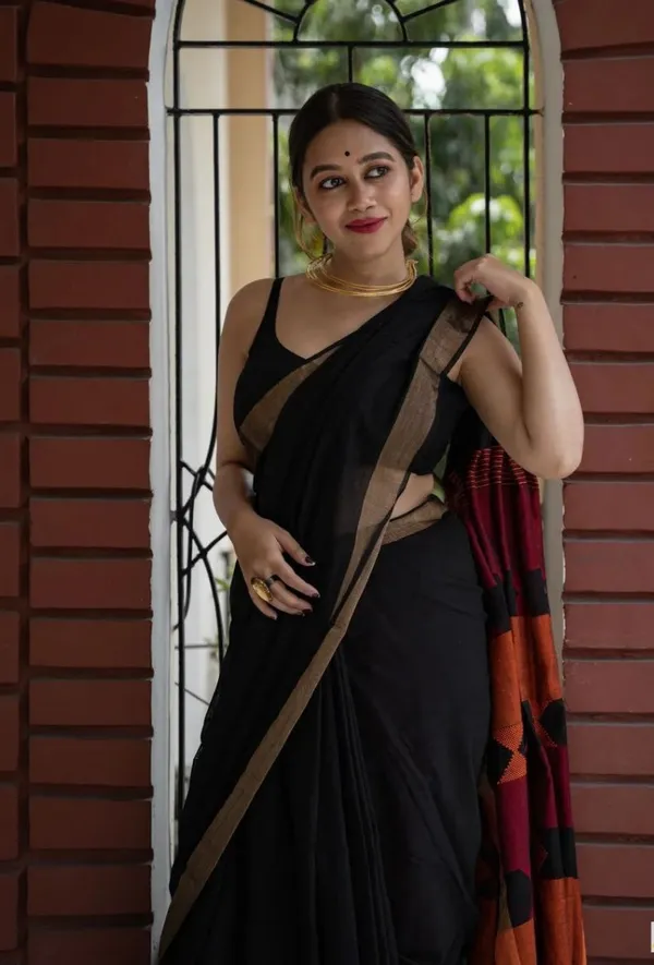 Women's_Kanjivaram_Banarasi_Soft_Cotton_Silk_Zari_Woven_Saree_With_Blouse_Piece_With_Blouse_Piece