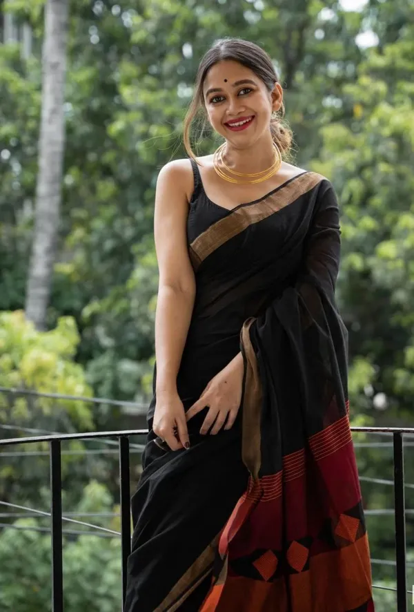 Women's_Kanjivaram_Banarasi_Soft_Cotton_Silk_Zari_Woven_Saree_With_Blouse_Piece_With_Blouse_Piece