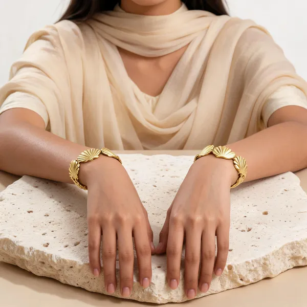 Ilanja_Gold-Plated_Fan_Shell_Cuff_Bracelet_for_Women