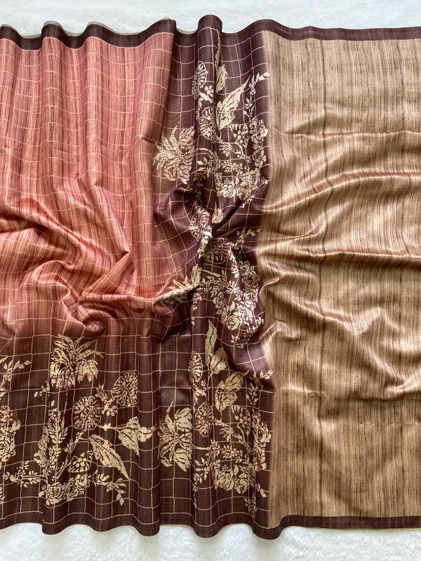 Sumati_Peach_–_Zari_Line_Aesthetic_Edit_for_You_|_Soft_Tussar_Silk_Saree_with_Print,_Zari_Line_Saree_&_Print_Blouse_with_Tassels