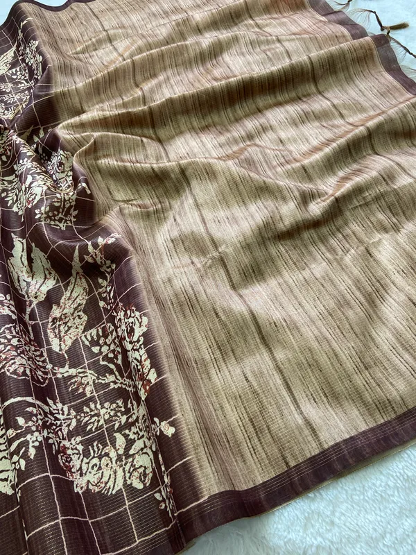 Sumati_Peach_–_Zari_Line_Aesthetic_Edit_for_You_|_Soft_Tussar_Silk_Saree_with_Print,_Zari_Line_Saree_&_Print_Blouse_with_Tassels