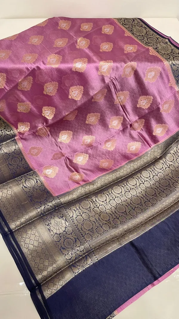Humairah_Pure_Handloom_Light_Mauve_Dupion_Silk_Golden_Zari_Silver_Mina_Boota_Skirt_Navy_Blue_Border_with_Floral_Kadiyal_Pallu_and_Navy_Blue_Blouse