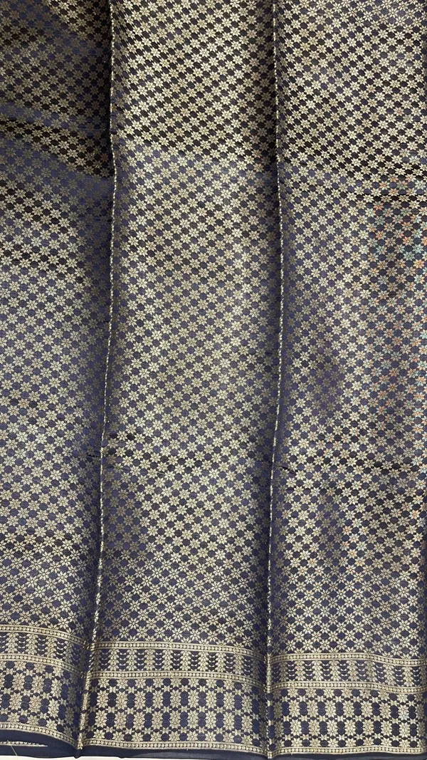 Humairah_Pure_Handloom_Light_Mauve_Dupion_Silk_Golden_Zari_Silver_Mina_Boota_Skirt_Navy_Blue_Border_with_Floral_Kadiyal_Pallu_and_Navy_Blue_Blouse