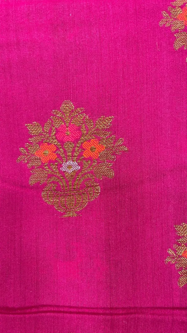 Humairah_Pure_Handwoven_Hot_Magenta_Muga_Silk_Minakari_Floral_Zari_Booti_Small_Zari_Border_Banarasi_Saree_with_Hot_Magenta_Blouse_piece