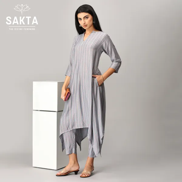 Grey_Muslin_3/4_Sleeves_V_Neck_Kurta_With_Bottom_For_Women