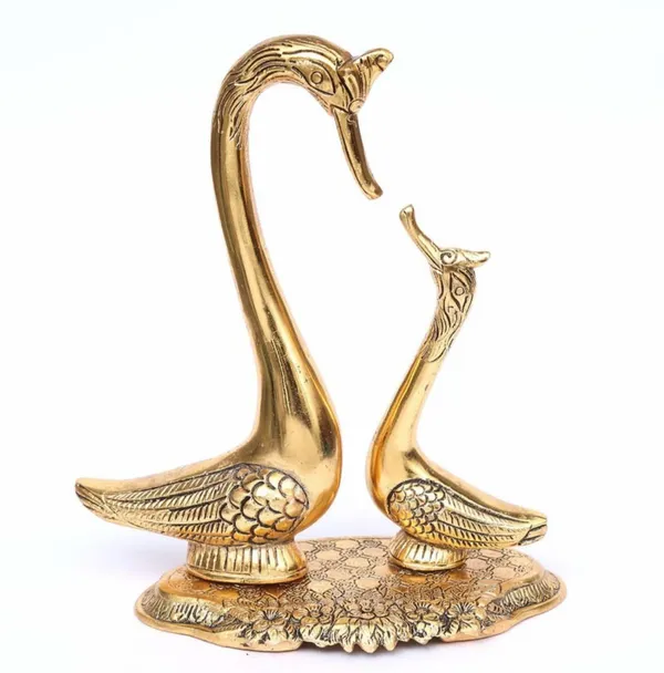 Pair_Of_Kissing_Duck_Metal_Handicrafts_Decorative_Showpiece_(Gold_Height_9_Inch_Large)_Decorative_Showpiece_-_23_Cm_(Aluminium)