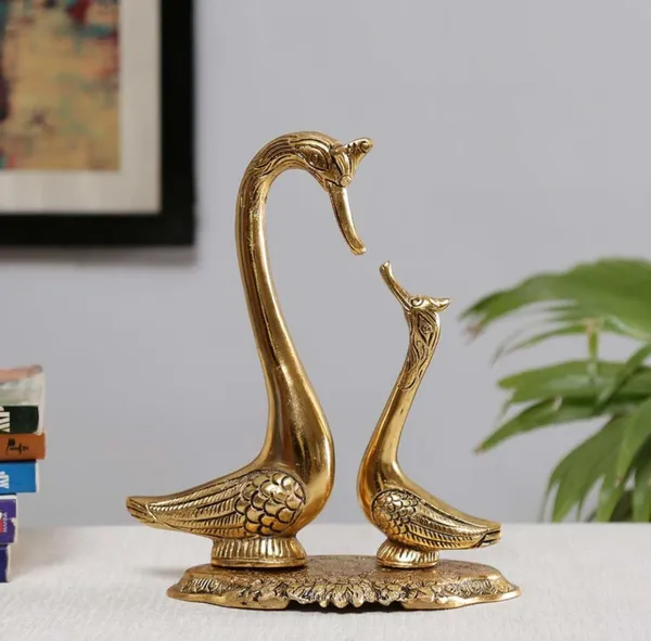 Pair_Of_Kissing_Duck_Metal_Handicrafts_Decorative_Showpiece_(Gold_Height_9_Inch_Large)_Decorative_Showpiece_-_23_Cm_(Aluminium)