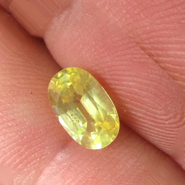 6.25_Ratti_Yellow_Sapphire_Pukhraj_Natural_Loose_Gemstone