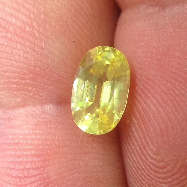 6.25_Ratti_Yellow_Sapphire_Pukhraj_Natural_Loose_Gemstone