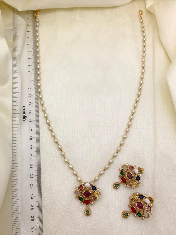 Kripa_Navratna__Pearl_Necklace_Set