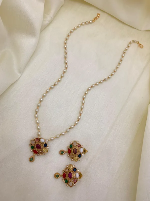 Kripa_Navratna__Pearl_Necklace_Set