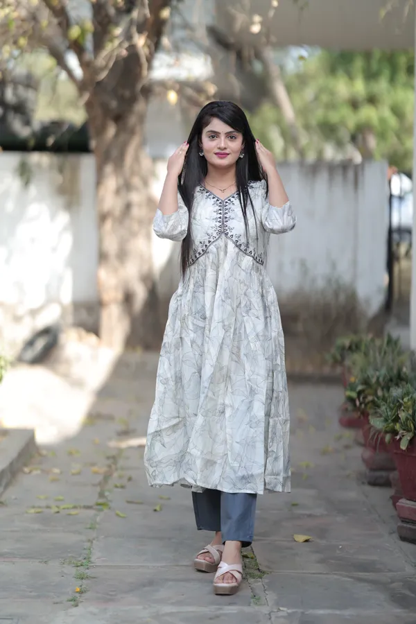 White_and_Grey_Regular_Cotton_3/4_Sleeve_Stitched__Kurta_Set_For_Women