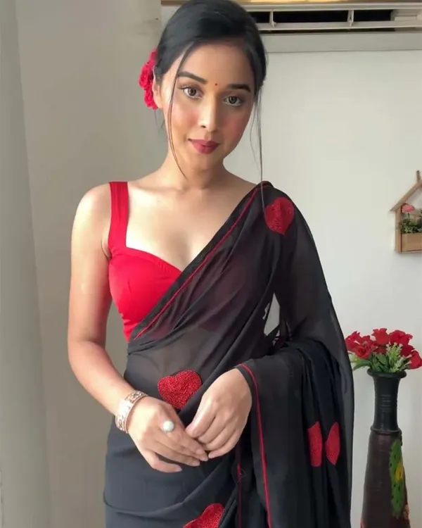 Black_Color_1-Minute_Ready_To_Wear_Georgette_Saree_With_Thread_Gamthi_Work_-_Heart