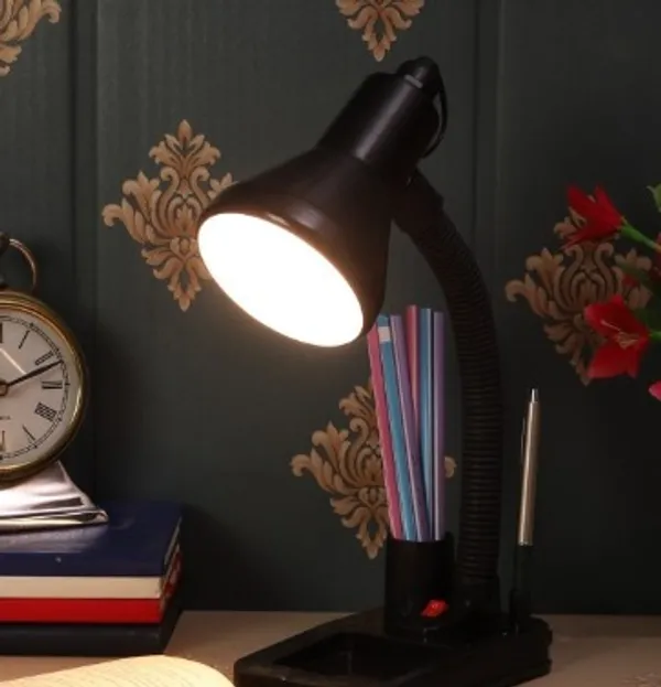 Black_Solid_Traditional_Study_Table_Lamp_With_Pen_Stand
