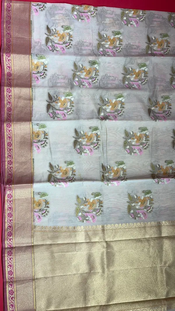 Humairah_Pure_Handloom_Beige_Cotton_Floral_Zari_Boota_Banarasi_Saree_with_Banarasi_Zari_border_and_Beige_Blouse