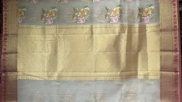 Humairah_Pure_Handloom_Beige_Cotton_Floral_Zari_Boota_Banarasi_Saree_with_Banarasi_Zari_border_and_Beige_Blouse