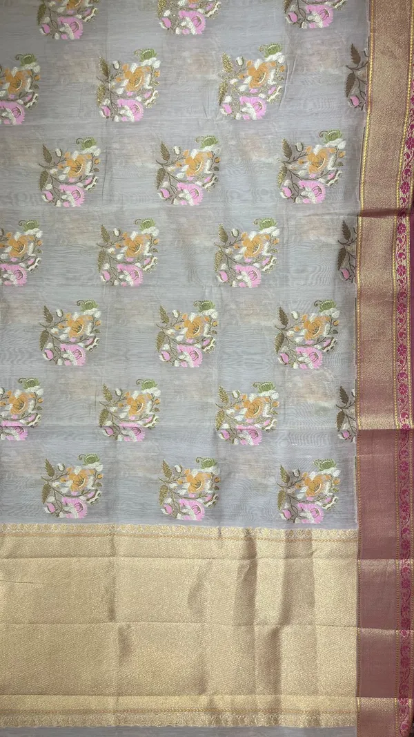 Humairah_Pure_Handloom_Beige_Cotton_Floral_Zari_Boota_Banarasi_Saree_with_Banarasi_Zari_border_and_Beige_Blouse
