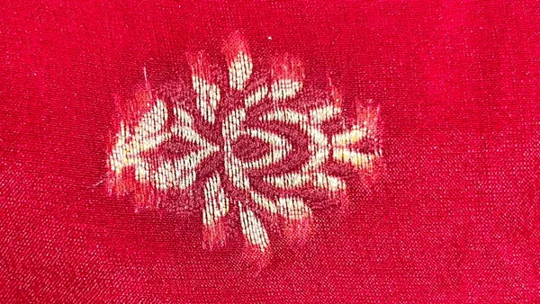 Humairah_Pure_Handloom_Red_Chiffon_Mina_Zari_Booti_with_Resham_Golden_Zari_Kadiyal_Banarasi_Mina_Border_with_Red_Blouse