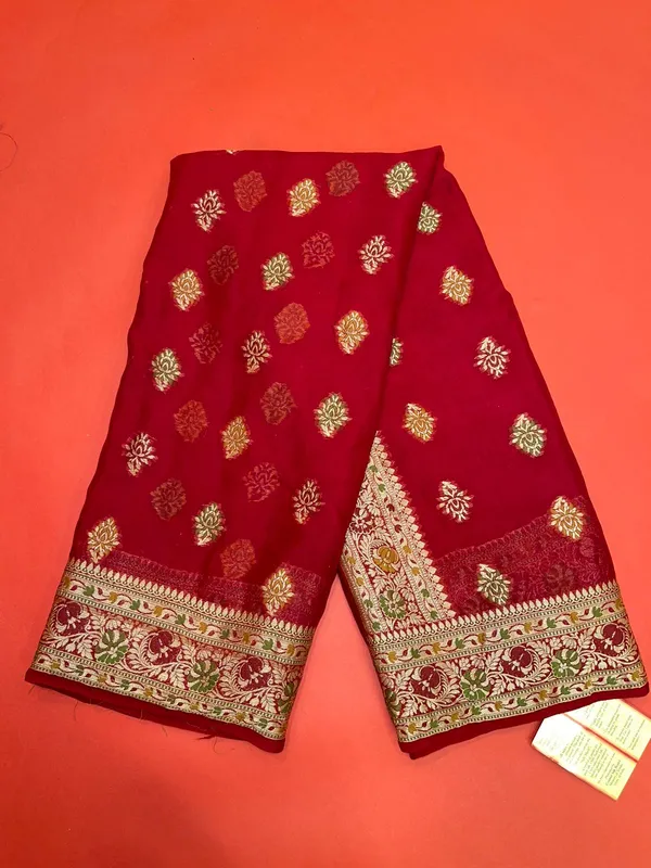 Humairah_Pure_Handloom_Red_Chiffon_Mina_Zari_Booti_with_Resham_Golden_Zari_Kadiyal_Banarasi_Mina_Border_with_Red_Blouse