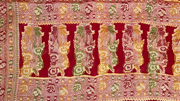 Humairah_Pure_Handloom_Red_Chiffon_Mina_Zari_Booti_with_Resham_Golden_Zari_Kadiyal_Banarasi_Mina_Border_with_Red_Blouse