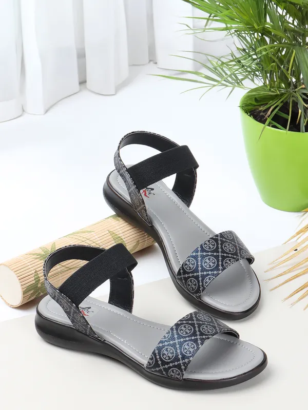 Casual_Slip_On_Flat_Slippers_(Grey)