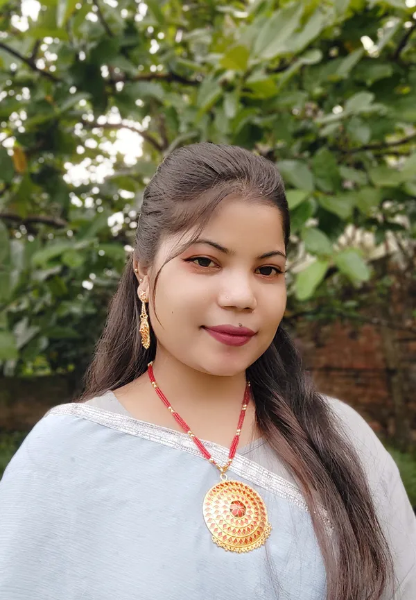 Assamese_Traditional_Gold_Plated_Red_Colour_Japi_Tassel_Jewellery_Set_For_Women