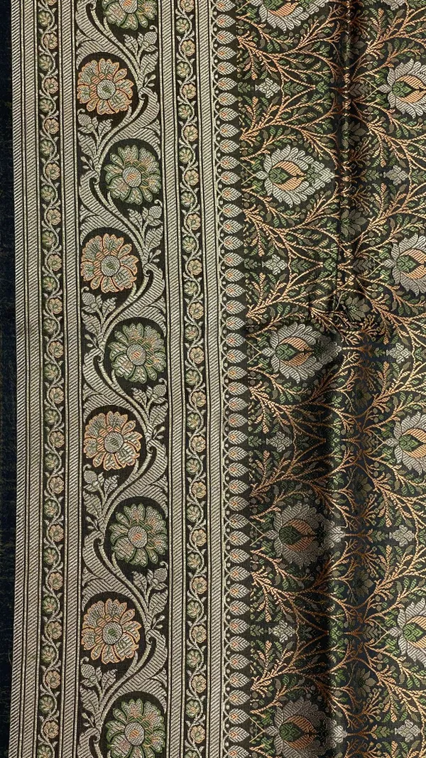 Humairah_Presents_Dark_Green_Katan_Silk_Tanchoi_Floral_Zari_Mina_Booti_Jaal_with_Banarasi_Floral_Minakari_Zari_Border_and_Big_Boota_Pallu_with_Dark_Green_Blouse