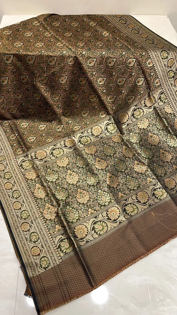 Humairah_Presents_Dark_Green_Katan_Silk_Tanchoi_Floral_Zari_Mina_Booti_Jaal_with_Banarasi_Floral_Minakari_Zari_Border_and_Big_Boota_Pallu_with_Dark_Green_Blouse