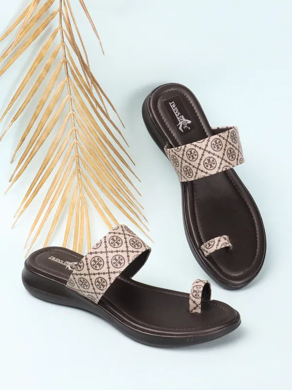 Casual_Slip_On_Flat_Slippers_(Cream)