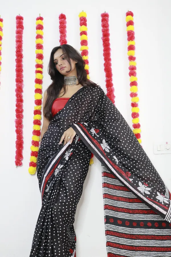 Ikkat_Print_Pure_Soft_Cotton_saree_With_Blouse_Piece