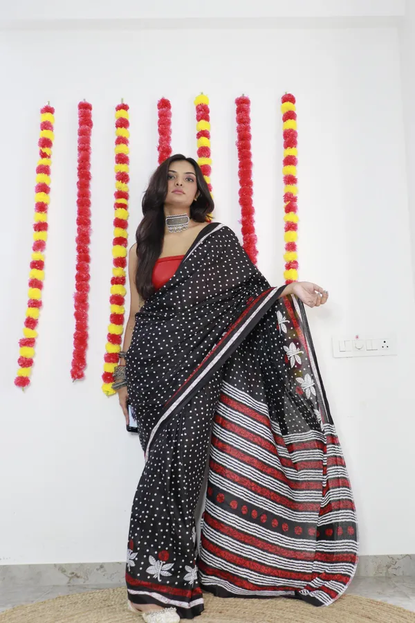 Ikkat_Print_Pure_Soft_Cotton_saree_With_Blouse_Piece