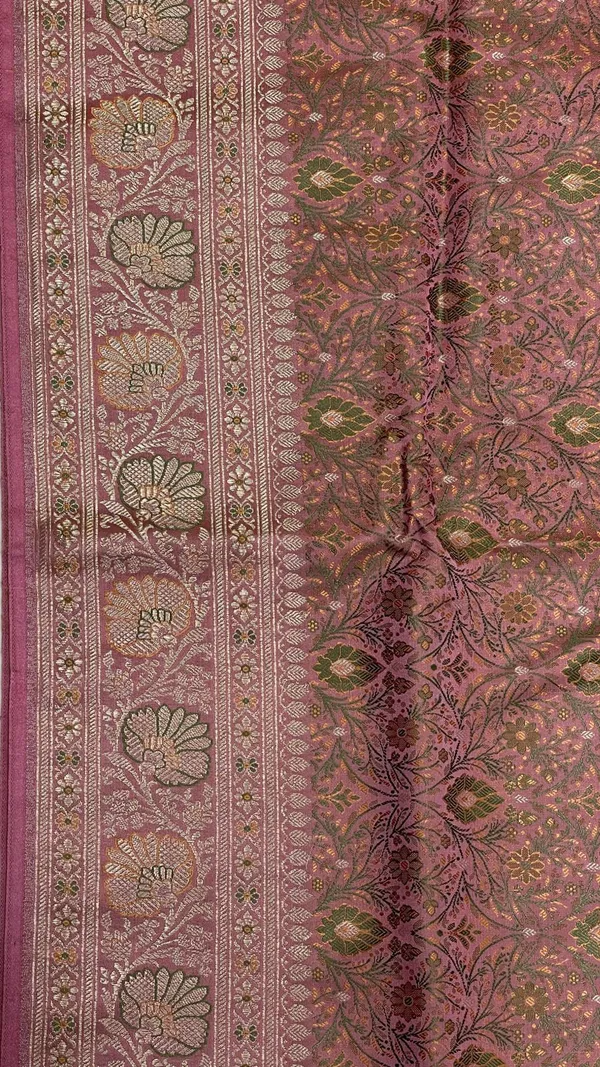 Humairah_Presents_Mauve_Katan_Silk_Tanchoi_Floral_Zari_Mina_Jaal_with_Banarasi_Floral_Minakari_Zari_Border_and_Big_Boota_Pallu_with_Mauve_Blouse