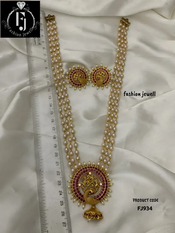 Mukti_Statement_Pearl_String_Necklace