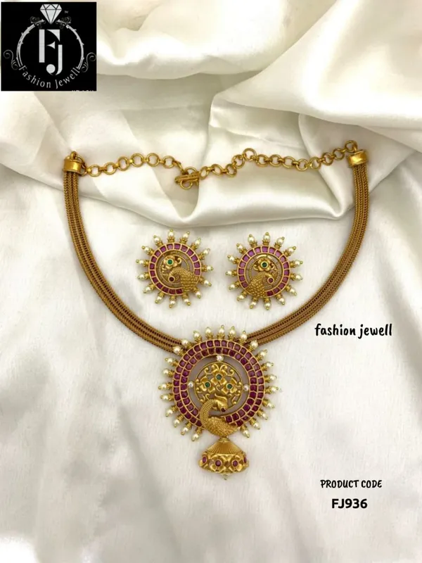 Mara_Antique_Chain_Necklace