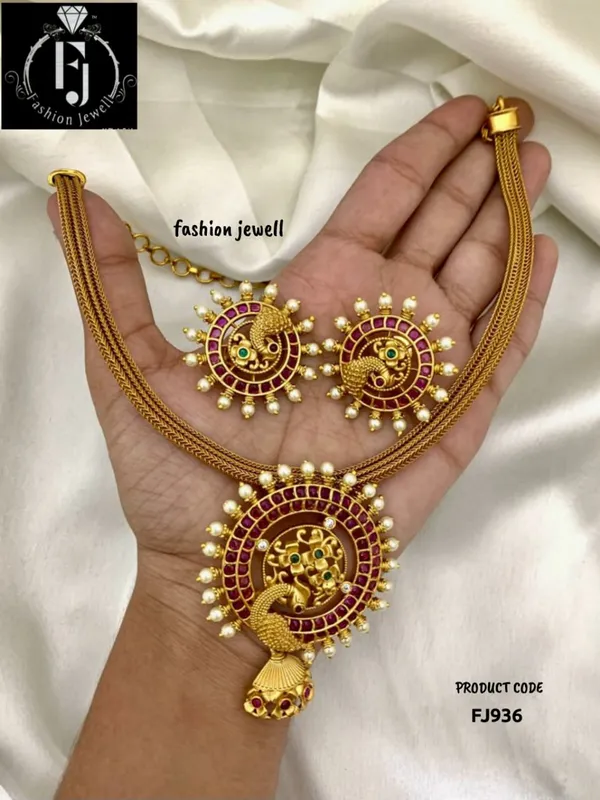 Mara_Antique_Chain_Necklace
