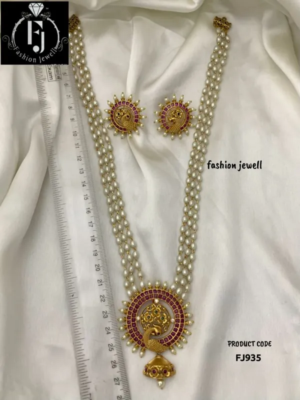 Nisha_Statement_Pearl_String_Necklace