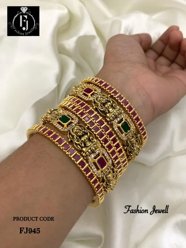 Diksha_Nakshi_Temple__Bangle_Set
