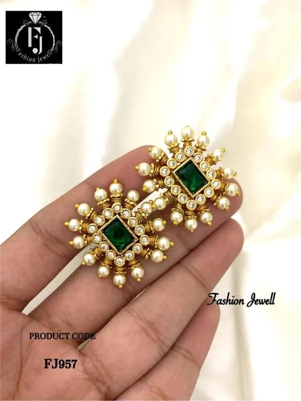 Tannu_Statement_Ad_With_Pearl_Necklace_Set