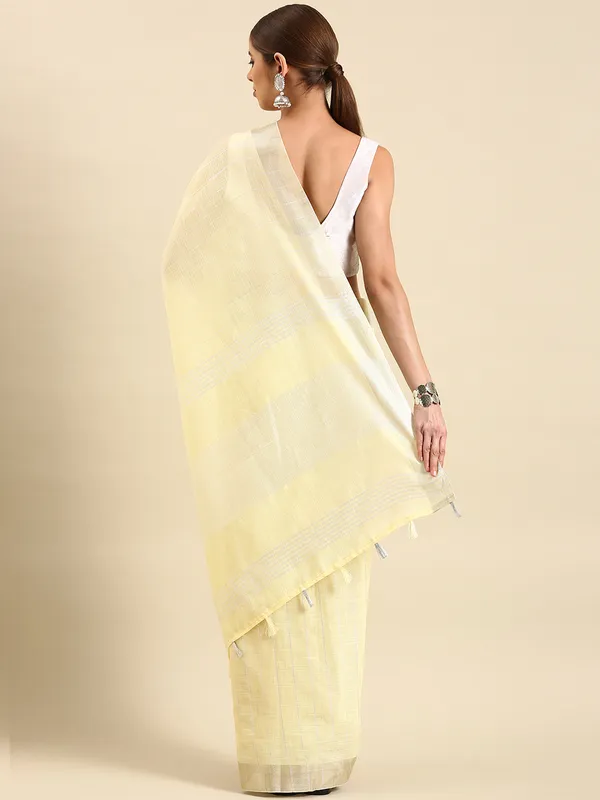 Pure_linen_saree_with_lurex_silver_zari_weaving