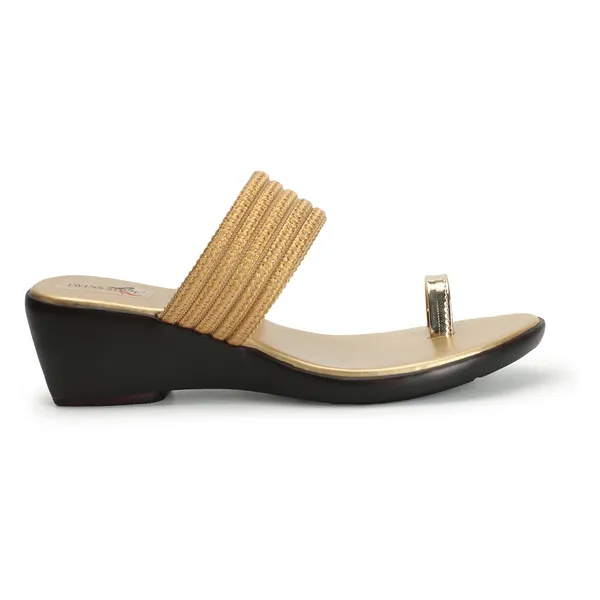 Ethnic_Toe_Ring_Wedge_Heels_(Gold)