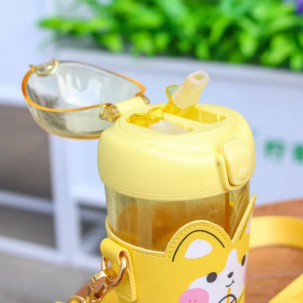 Yellow_Dual_Compartment_Drink_Bottle_For_KG_School_Kids_|_530_mL_With_Strap_|__Adorable_Animal
