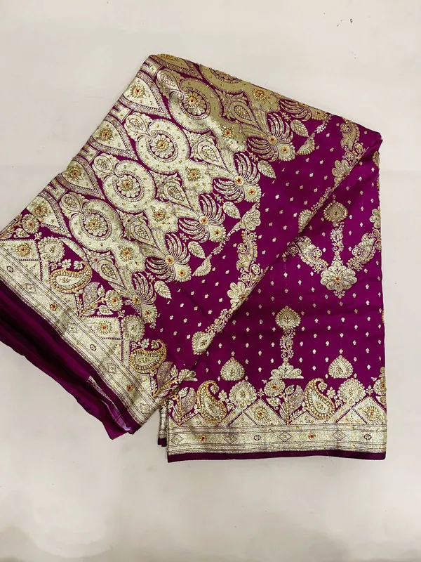 Humairah_Presents_Purple_Stone_Work_Golden_Zari_Zig-Zag_Stripe_Booti_Jaal_with_Floral_Heavy_Pallu_Zari_Border_with_Purple_Blouse_Banarasi_Saree_JA45_HW
