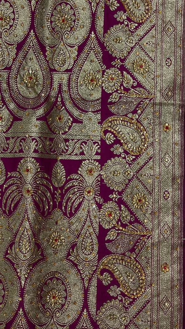 Humairah_Presents_Purple_Stone_Work_Golden_Zari_Zig-Zag_Stripe_Booti_Jaal_with_Floral_Heavy_Pallu_Zari_Border_with_Purple_Blouse_Banarasi_Saree_JA45_HW