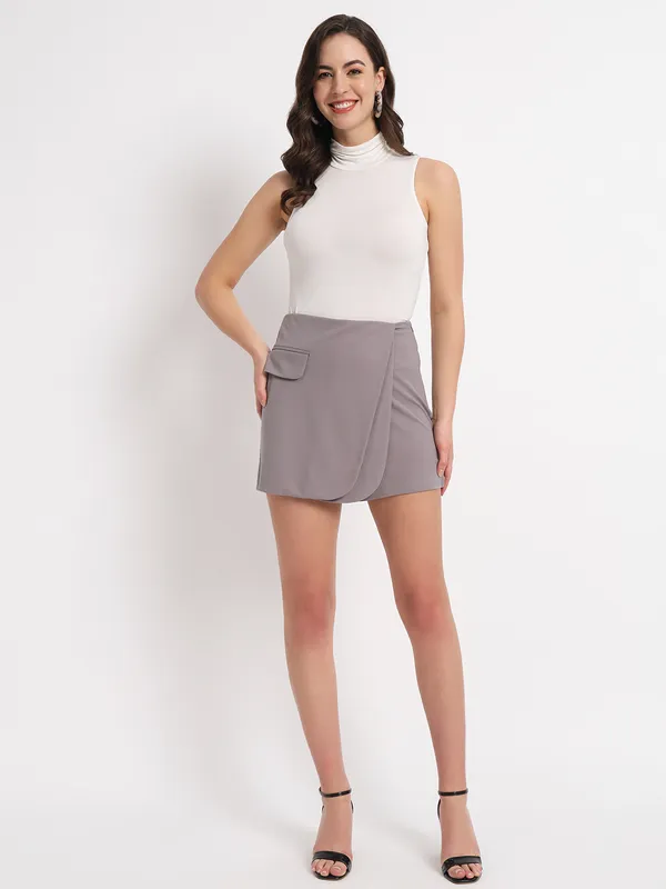 Zastraa_Women_Curved_Hem_Mini_Skorts