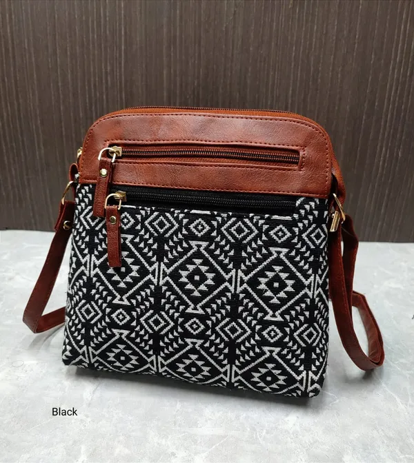 https://d1311wbk6unapo.cloudfront.net/NushopCatalogue/tr:f-webp,w-600,fo-auto/vZFr8ofh_ZEYX70307D_2024-07-26_1.jpeg__Raj ladies purse