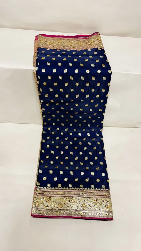 Humairah_Presents_Navy_Blue_Stone_Work_Golden_Zari_Chunri_Booti_with_Contrast_Magenta_Alfi_Boota_Pallu_Zari_Border_With_Magenta_Blouse_Banarasi_Saree_JA27_HW