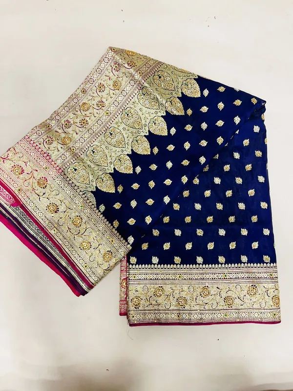 Humairah_Presents_Navy_Blue_Stone_Work_Golden_Zari_Chunri_Booti_with_Contrast_Magenta_Alfi_Boota_Pallu_Zari_Border_With_Magenta_Blouse_Banarasi_Saree_JA27_HW