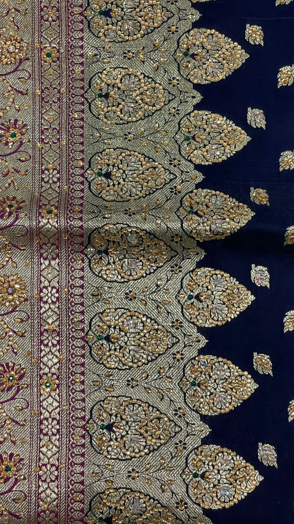Humairah_Presents_Navy_Blue_Stone_Work_Golden_Zari_Chunri_Booti_with_Contrast_Magenta_Alfi_Boota_Pallu_Zari_Border_With_Magenta_Blouse_Banarasi_Saree_JA27_HW